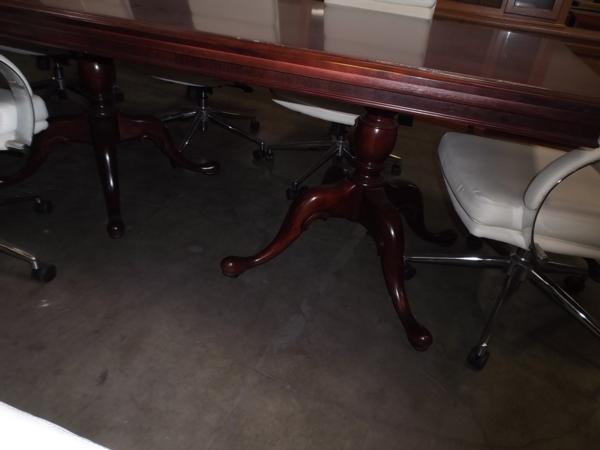 TRADITIONAL 10' CONFERENCE TABLE