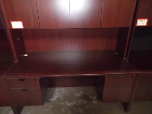 USED DESK WITH HUTCH