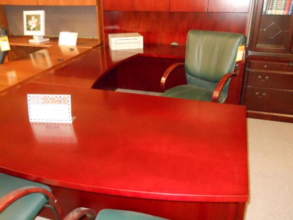 Mayline Mira U-Shape Executive Desk