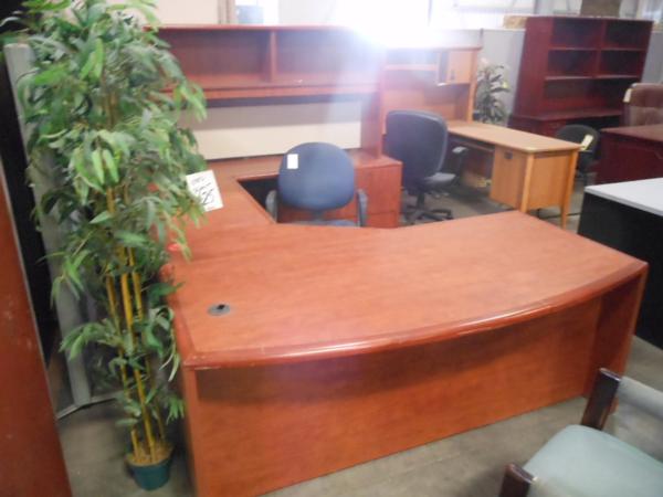 Used Executive Bow Front Corner U-Shape Desk
