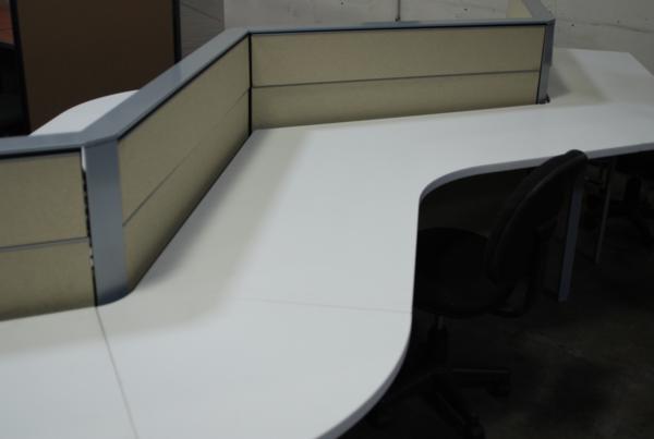 USED CURVE SERIES MODULAR WORK STATIONS