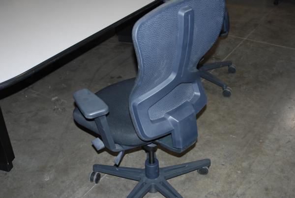 USED MULTI-FUNCTION COMPUTER CHAIR