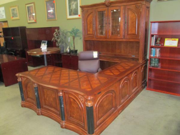 Used Aico Executive U-Shape Desk w/Hutch